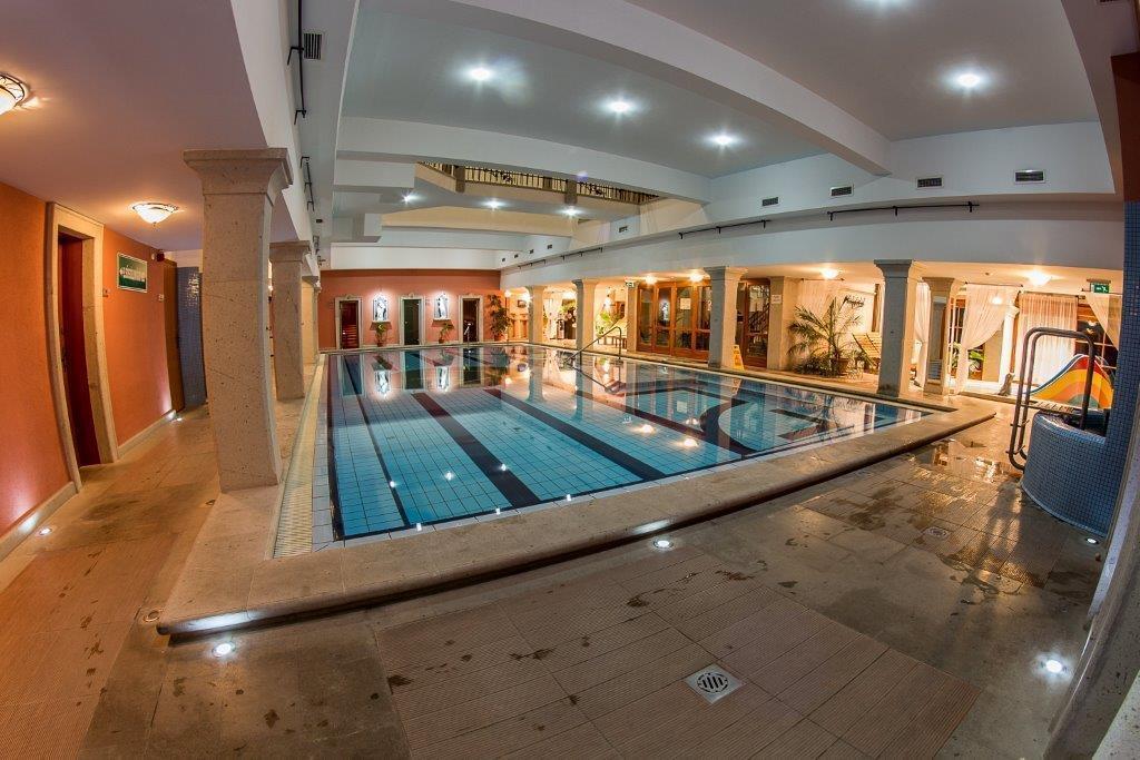 Egri Korona Borhaz Es Wellness *