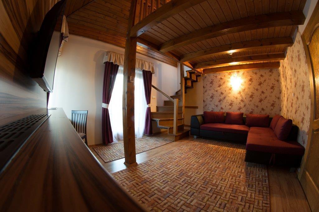 Egri Korona Borhaz Es Wellness * Demjen